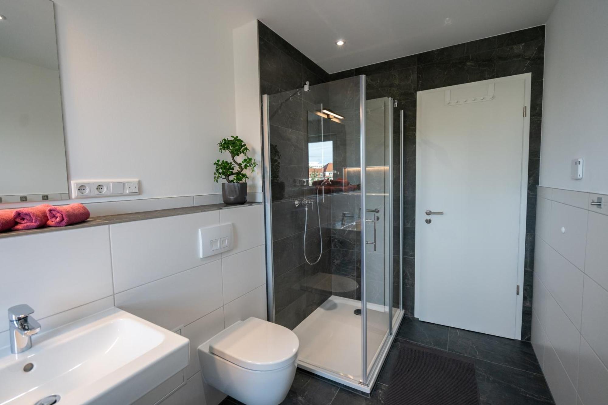 Cozy City Dream Apartment Mit Terrasse Und Parkplatz - 90M² Drezno Zewnętrze zdjęcie